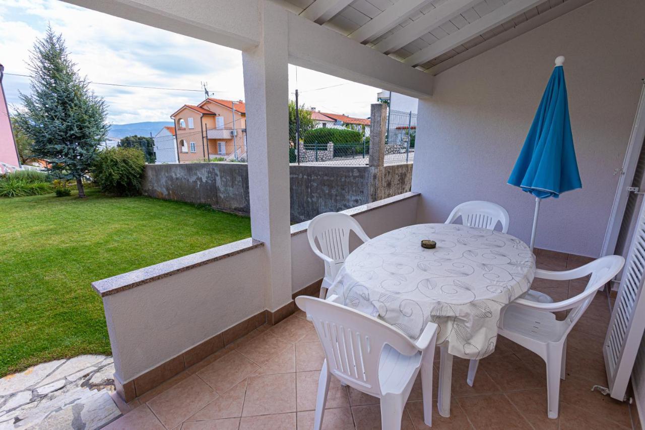 Apartments Crnekovic I Zarok Baška Eksteriør billede