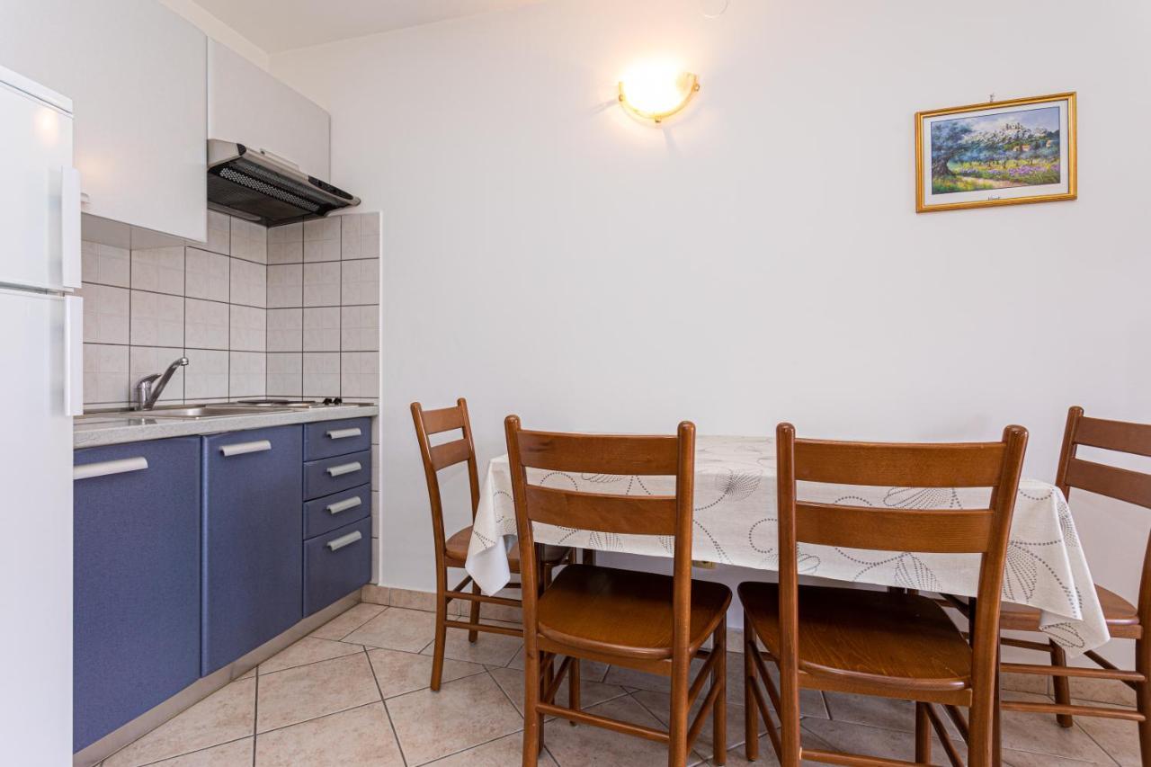 Apartments Crnekovic I Zarok Baška Eksteriør billede