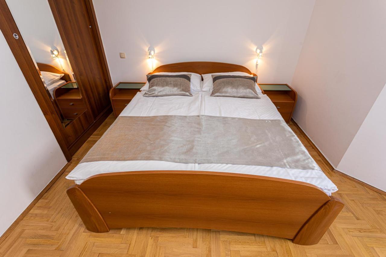 Apartments Crnekovic I Zarok Baška Eksteriør billede