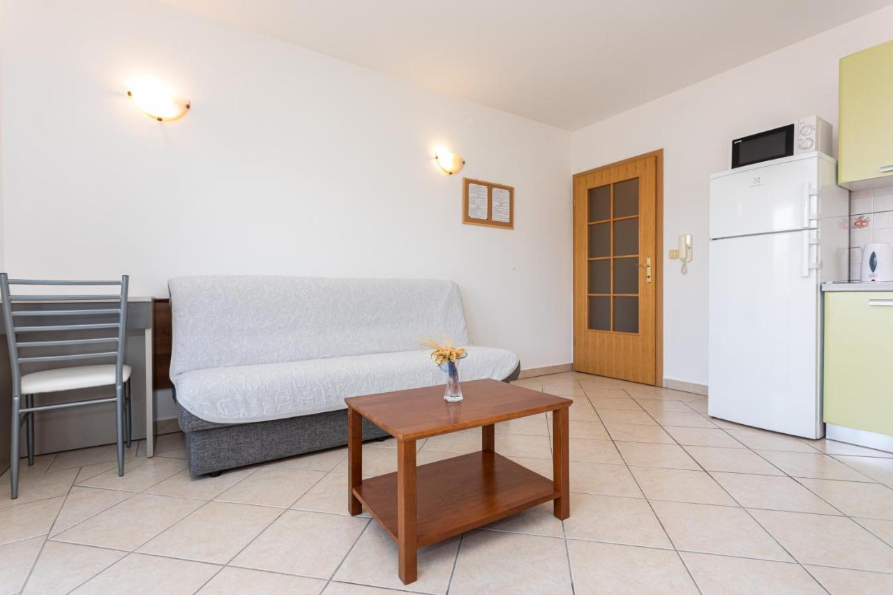 Apartments Crnekovic I Zarok Baška Eksteriør billede