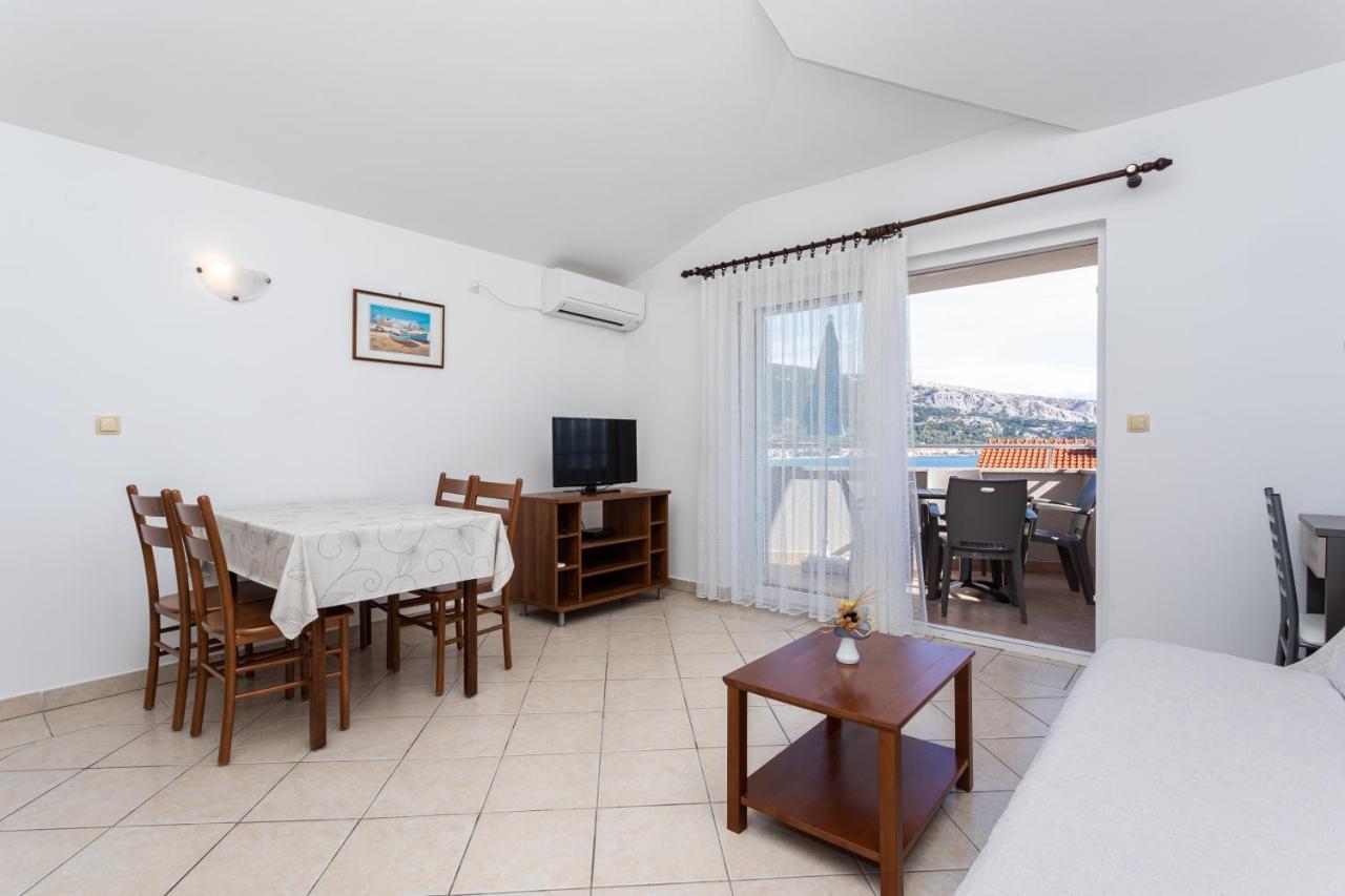Apartments Crnekovic I Zarok Baška Eksteriør billede