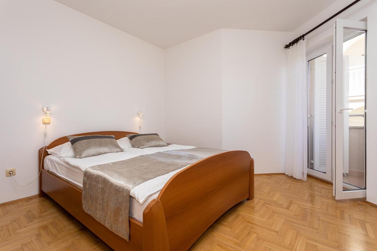 Apartments Crnekovic I Zarok Baška Eksteriør billede