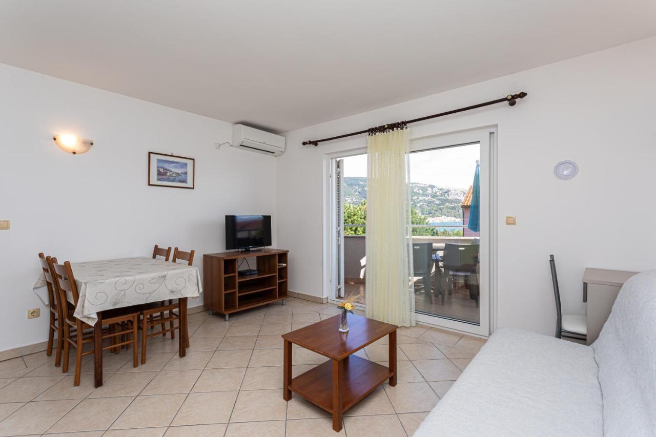 Apartments Crnekovic I Zarok Baška Eksteriør billede