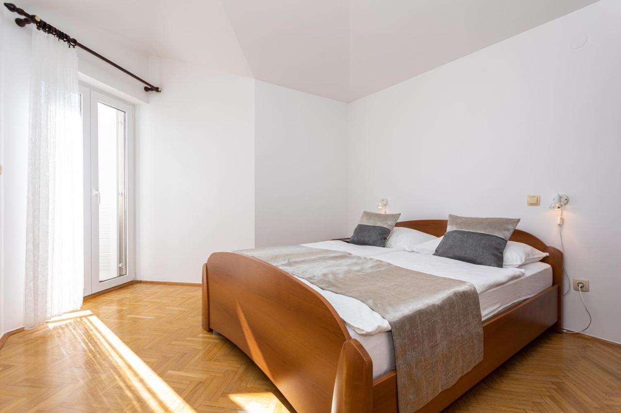 Apartments Crnekovic I Zarok Baška Eksteriør billede