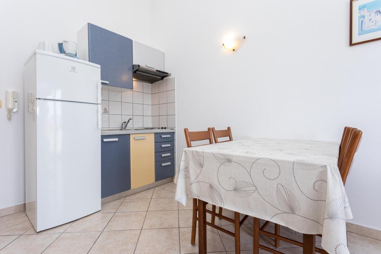 Apartments Crnekovic I Zarok Baška Eksteriør billede